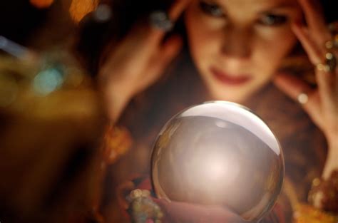 Divination cristal ball